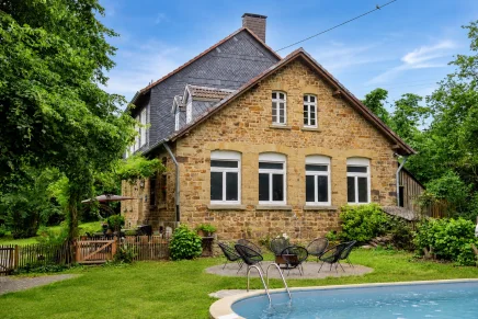 Dorfschule 1882 mit Pool & Sauna